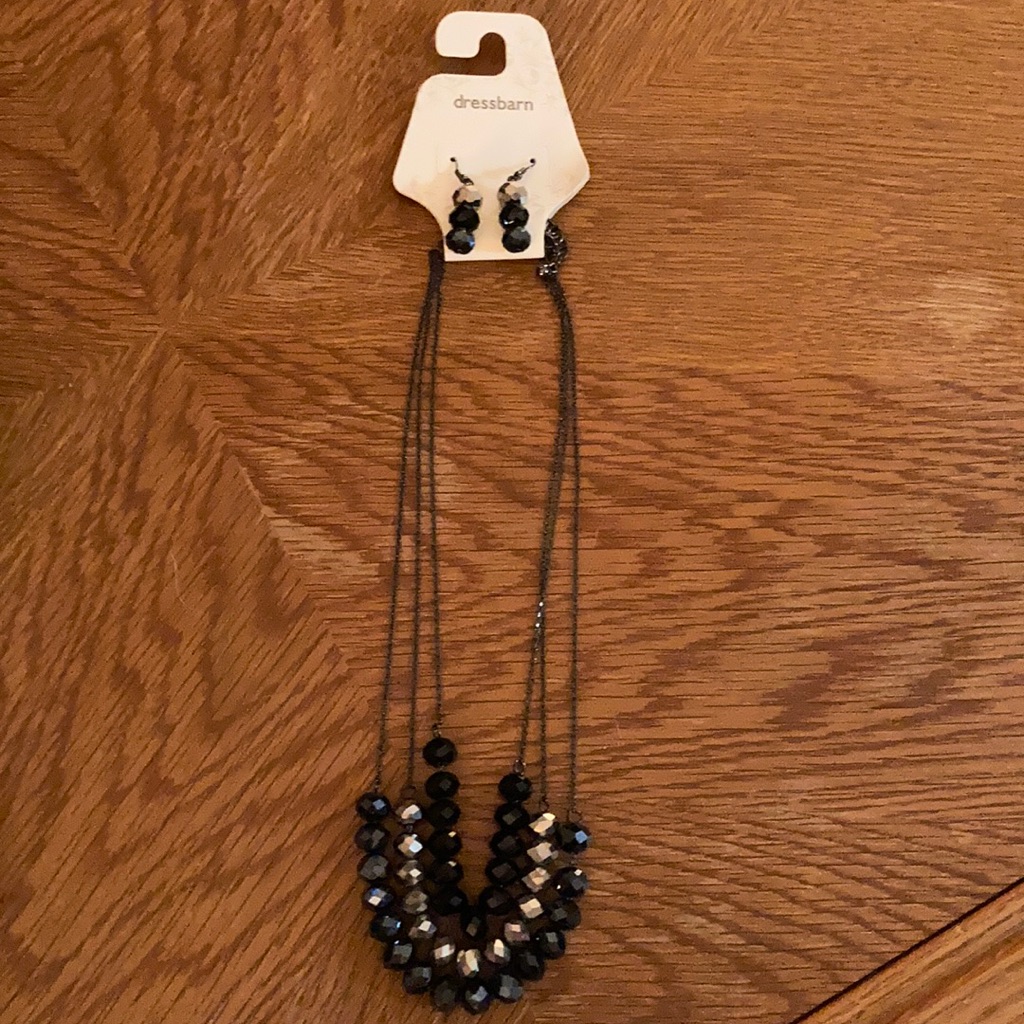 Dress Barn Earrings And Layered Necklace Set